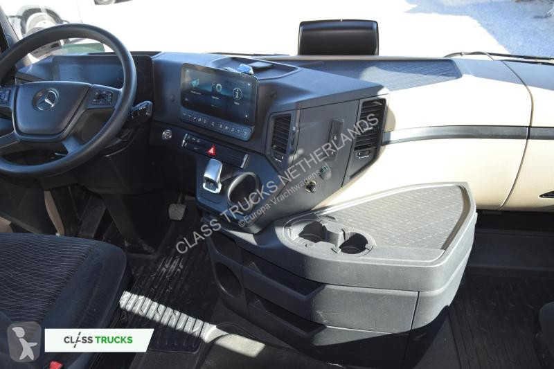 Traktor Mercedes 5 1845 BigSpace