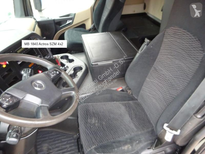 جرار Mercedes 1840 SZM