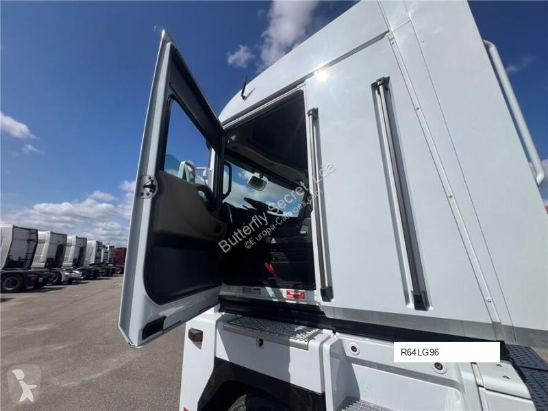 Cap tractor Renault AE 440