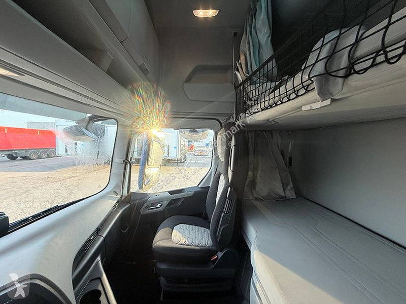 Traktor Ford F-Max 4x2 PS500
