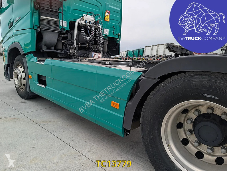 جرار Volvo 500