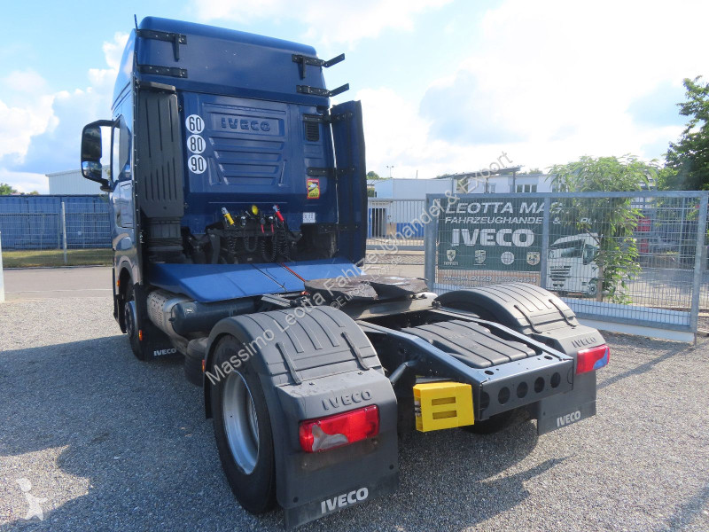 جرار Iveco S-Way 480 Intarder FZ.21