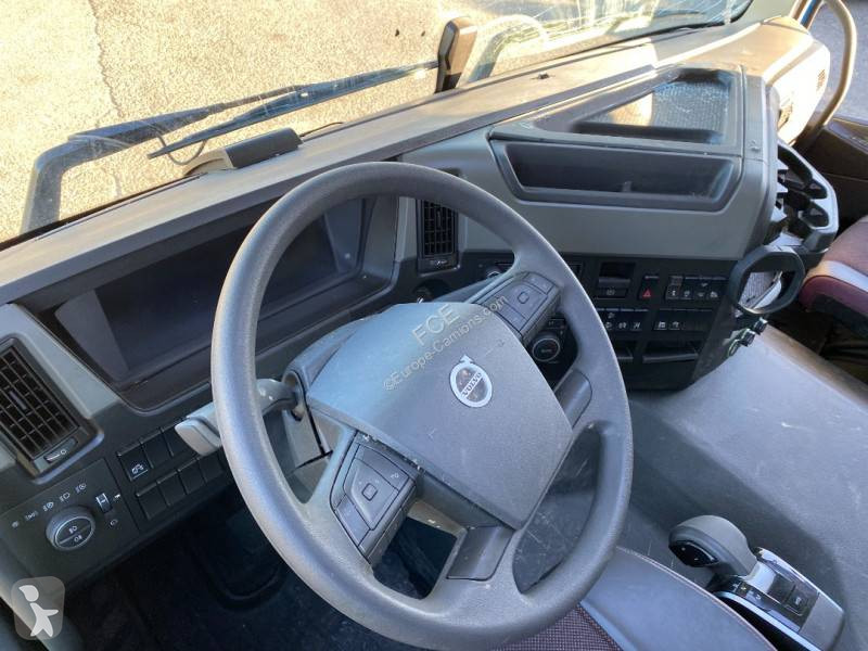 جرار Volvo