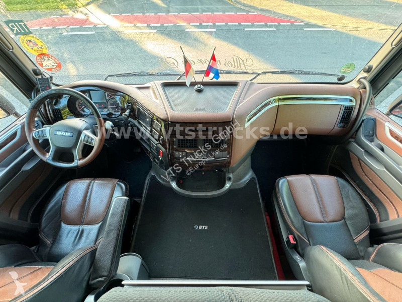 جرار DAF Flat Cab Voll/Luft 530 PS Leder Alu