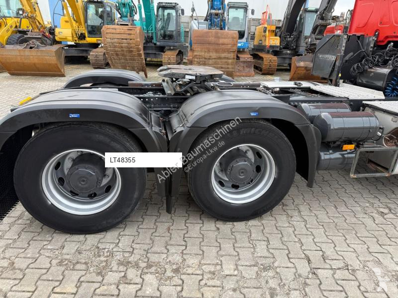 جرار Mercedes 2663