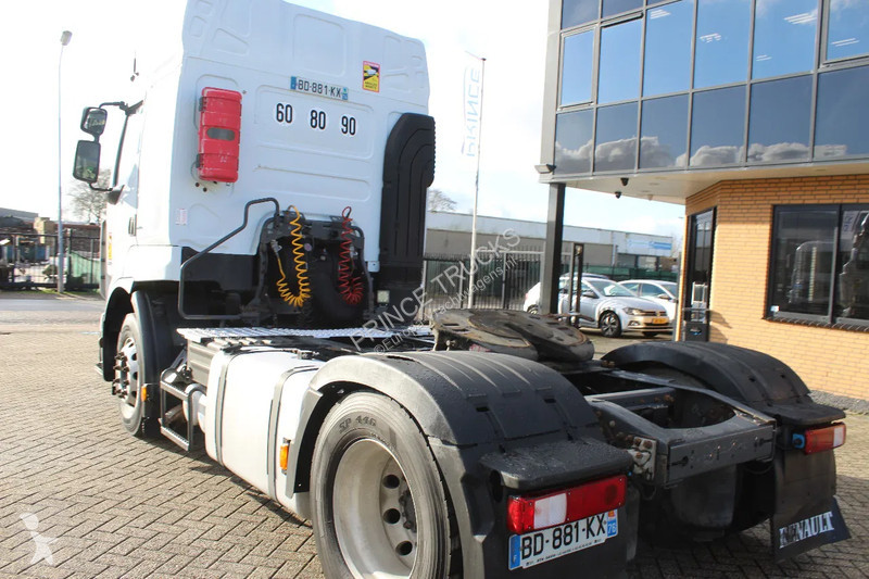 جرار Renault 460