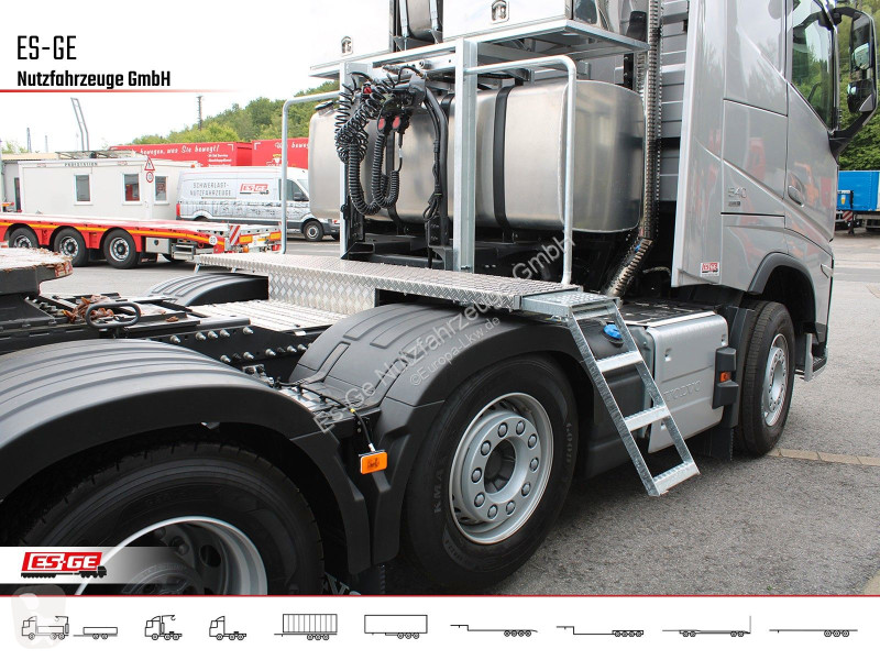 Влекач Volvo 551 8x4 Tridem VLA (Luftfederung)