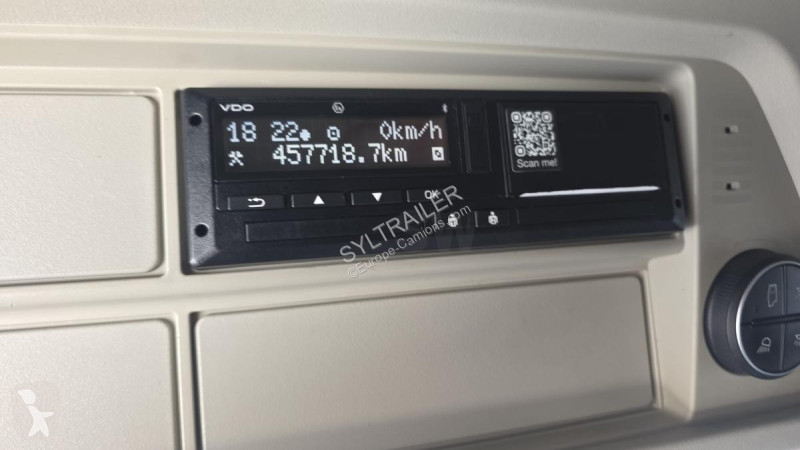 جرار Iveco 490