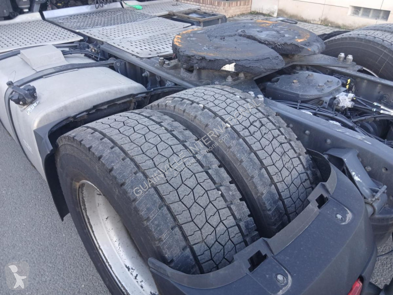 جرار DAF 530