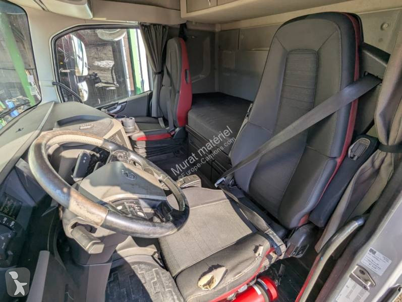 جرار Volvo