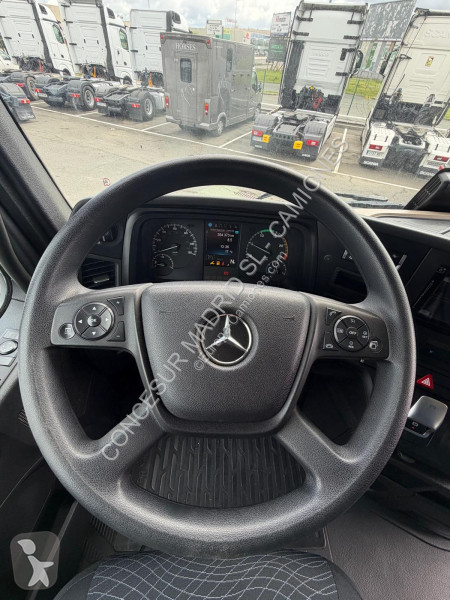 Tracteur Mercedes  1851