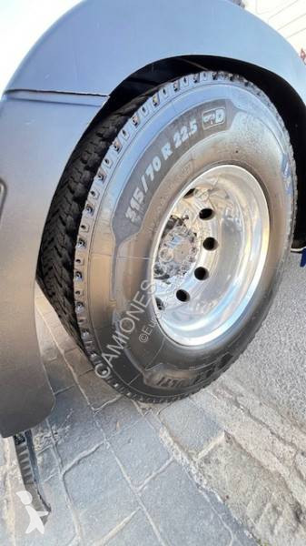 جرار Volvo