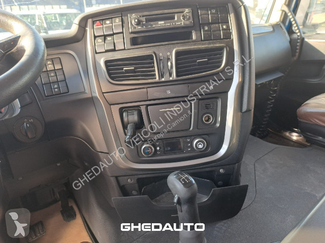 Tahač Iveco TRATTORE STRADALE IVECO STRALIS 460