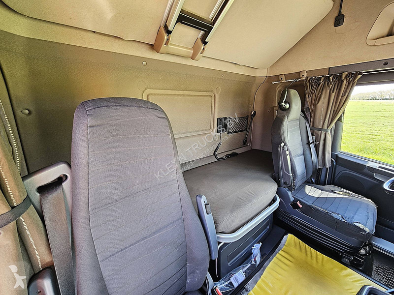 جرار Scania 520