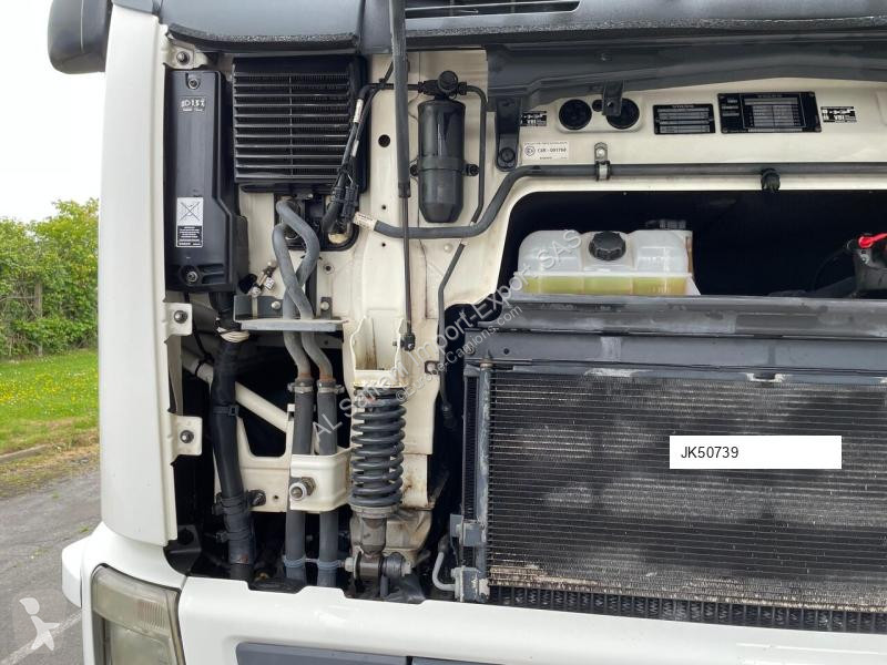 جرار Volvo 400