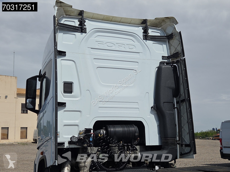 جرار Ford F-Max 500 4X2 Hydraulic Standklima...