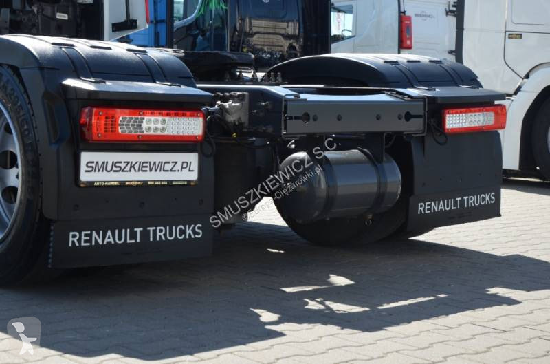 Влекач Renault
