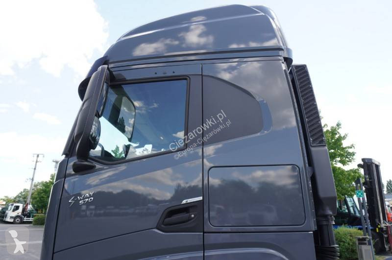 Влекач Iveco
