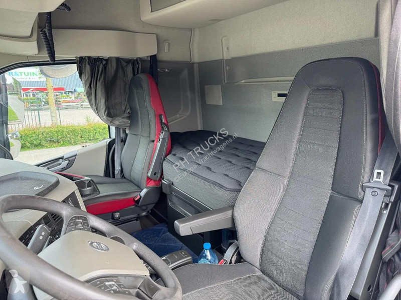 Trattore Stradale Volvo 460 6X2 PALFINGER 2300...