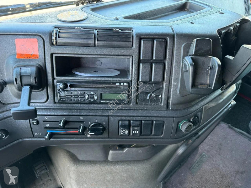 جرار Volvo 12460 4X2 SPOILERS EURO 3 MANUAL