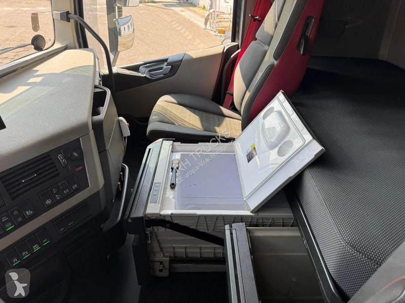 جرار Volvo 500 6X2 EURO 6 + LIFTAS