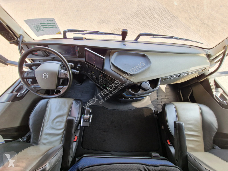 جرار Volvo 13500 Globetrotter XL 6x2 - Retarder...