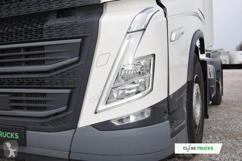 جرار Volvo 500 Globetrotter XL I-ParkCool...