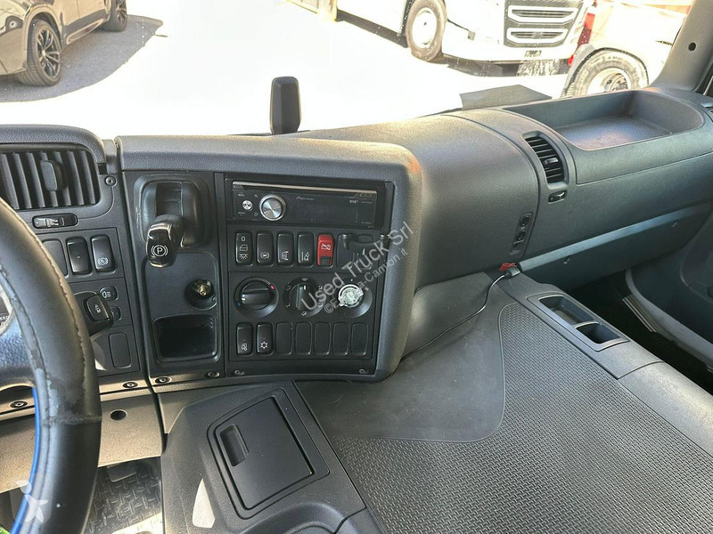 جرار Scania 410