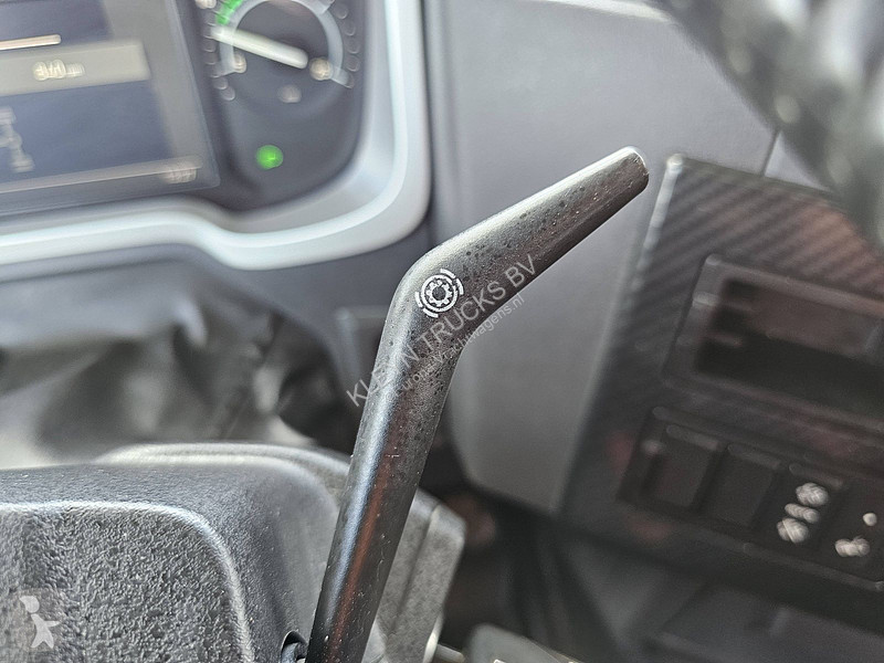 جرار Renault C 440