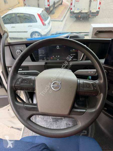 جرار Volvo