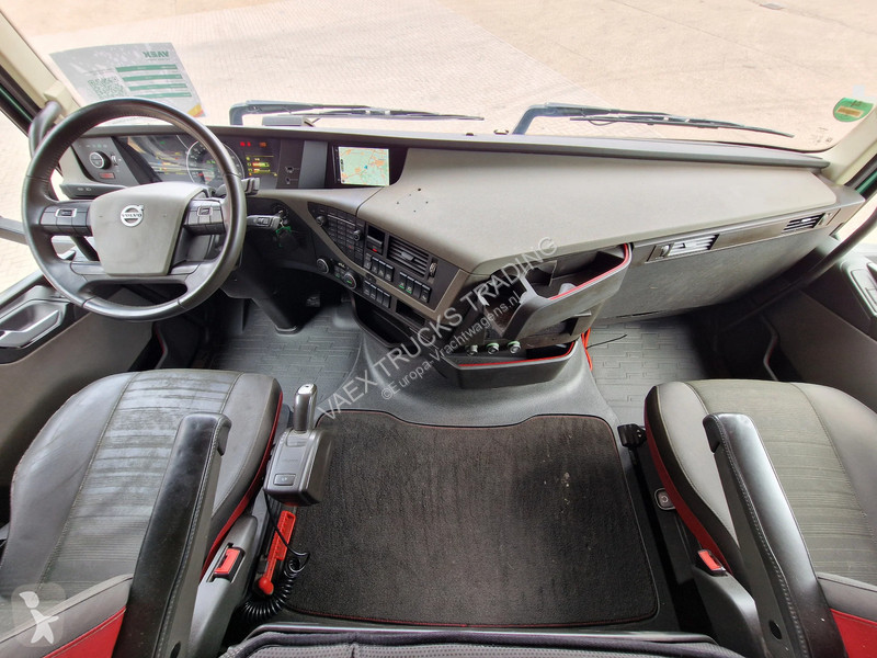 جرار Volvo 13460 Globetrotter 4x2 - ADR -...