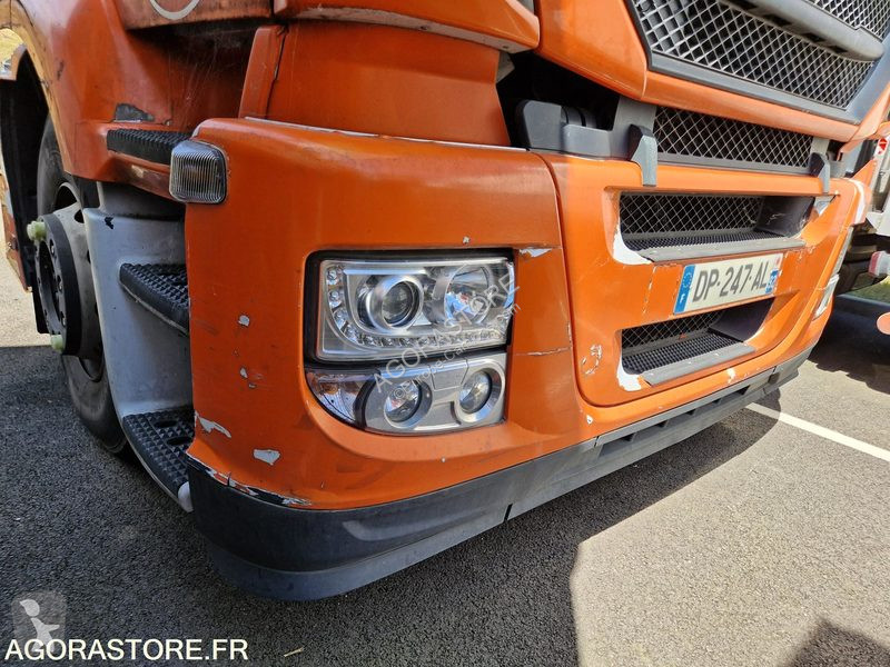 شاحنة Iveco 190S33