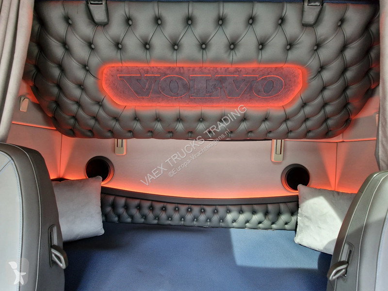 Traktor Volvo 13500 Aero Globetrotter XL 4x2 -...