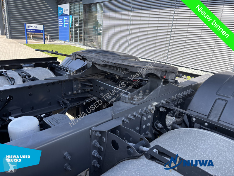 جرار Volvo 500 XL 4x2 I-Save + I-Park