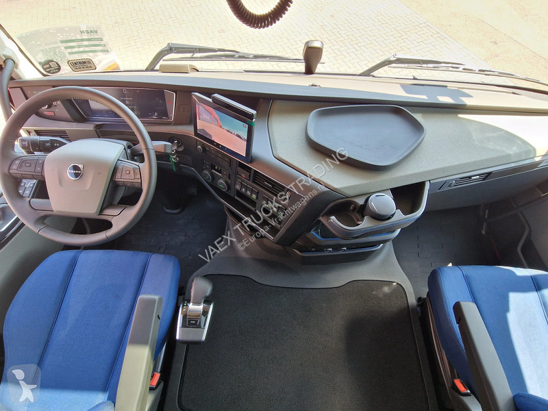 جرار Volvo 13540 Aero Globetrotter XL 4x2 - New...