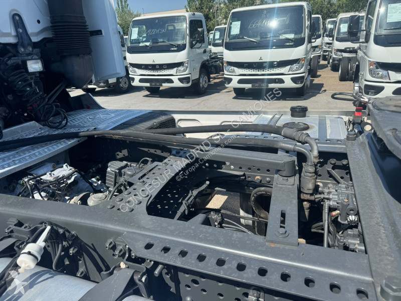 جرار Mercedes  1851 LS