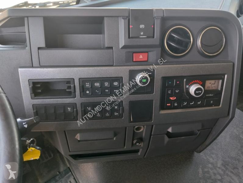 Traktor Renault 460 X ROAD TSeries