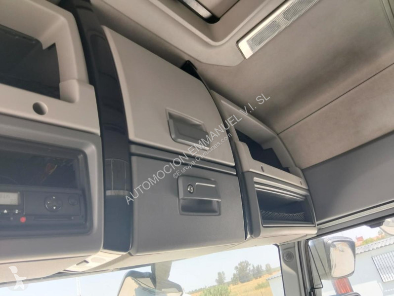 جرار Renault 460 XROAD TSeries