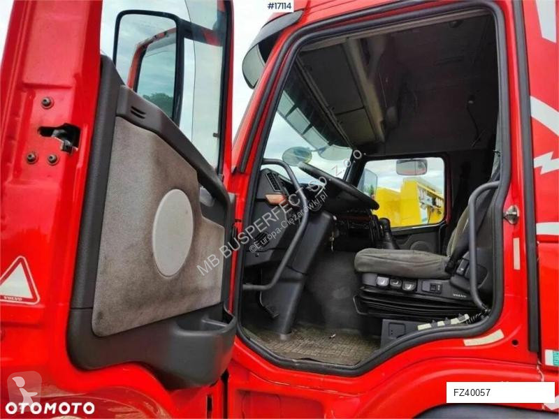 Влекач Volvo PK32002