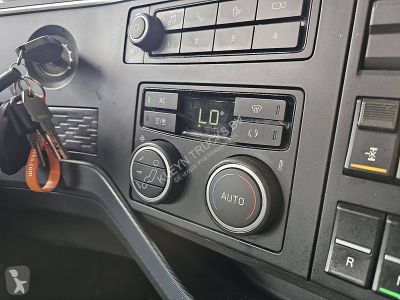 جرار Volvo 460 5 2X TANK VEB+ IPC