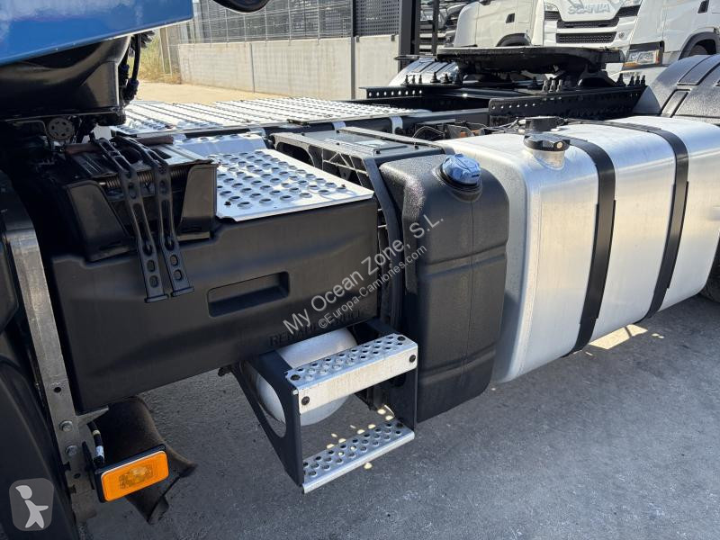 جرار Renault T440
