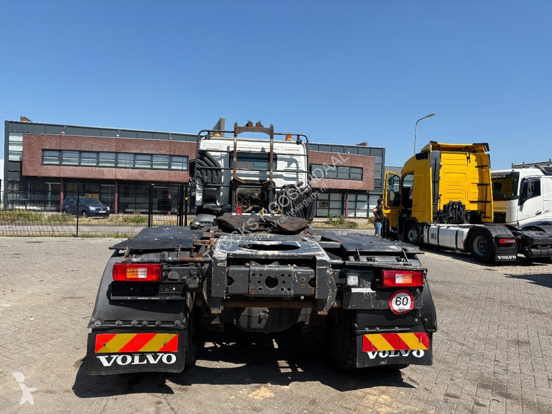 جرار Volvo 12480 + 6X4 + manual + spring +...