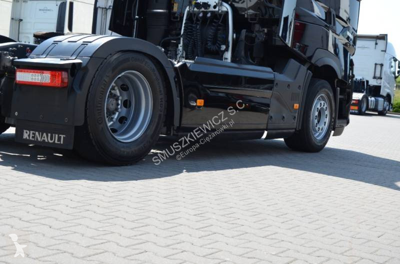 Влекач Renault