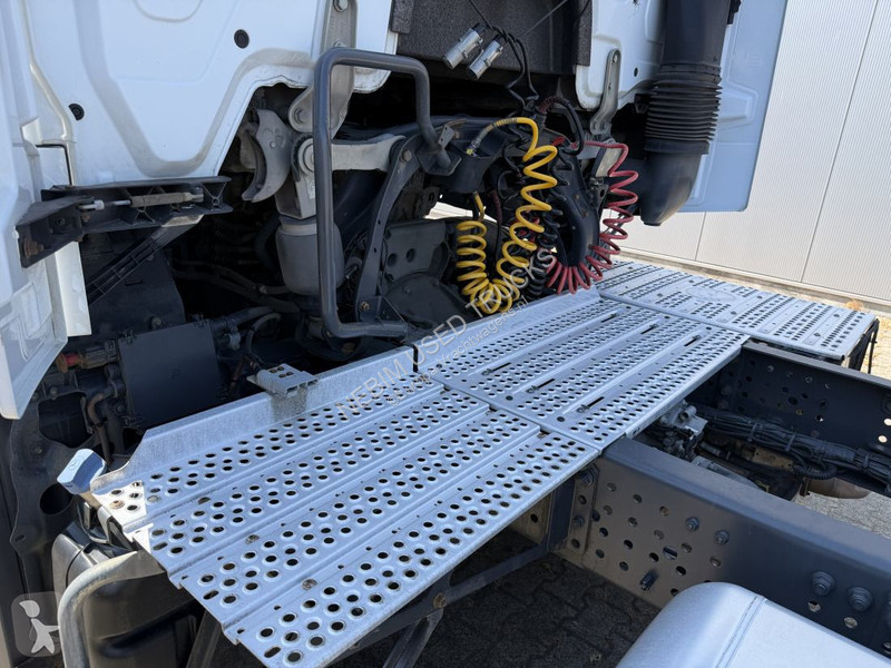 Traktor Mercedes 1832 4x2 - 644.765 Km