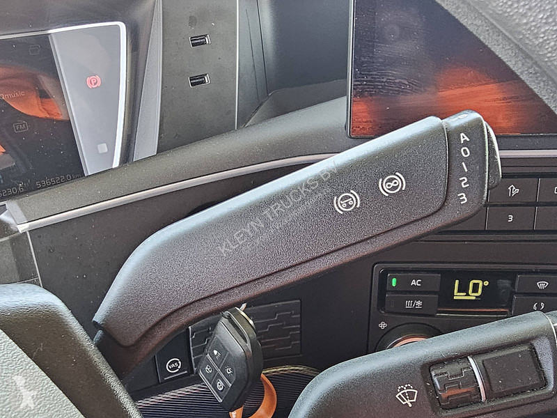 جرار Volvo 500 Globetrotter