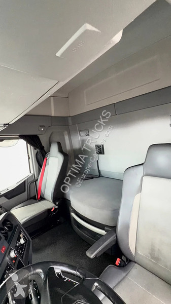 جرار Renault T480