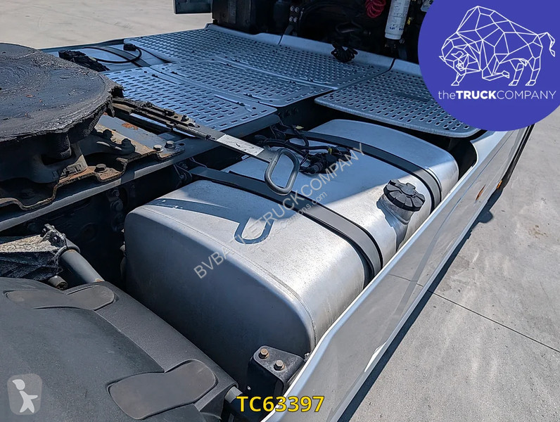 جرار DAF 530