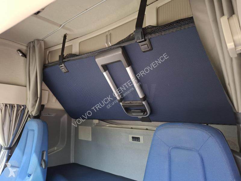 جرار Volvo 460