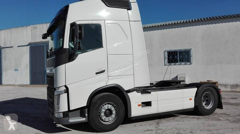 جرار Volvo