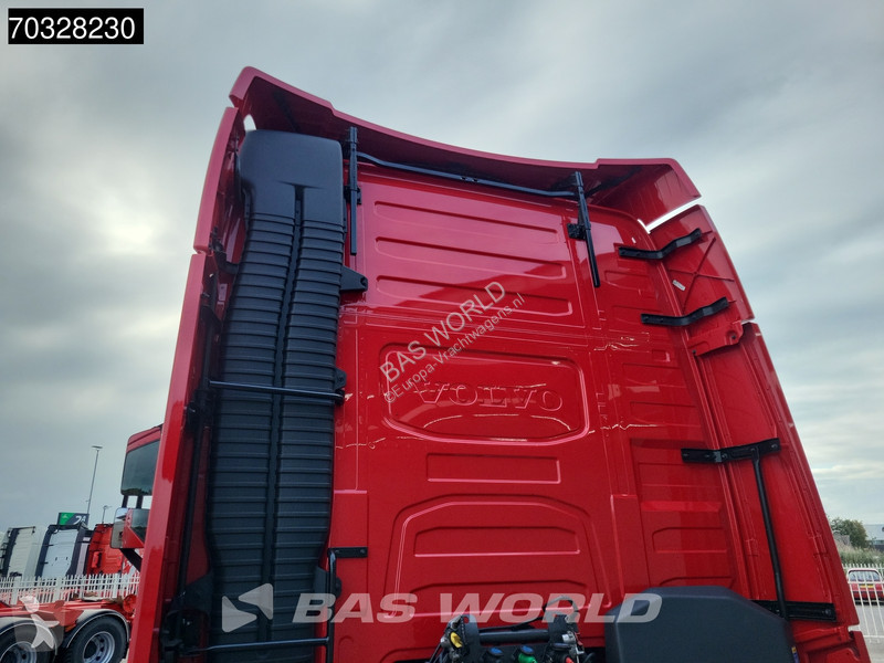 جرار Volvo FH 460 4X2 Mega XL 2x Tanks ACC Navi
